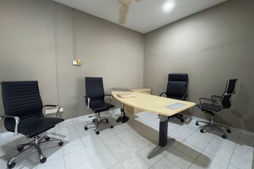 1sty house Salak South Garden for sale Salak Selatan Freehold Sri petaling Kuchai lama well kept [Reno]