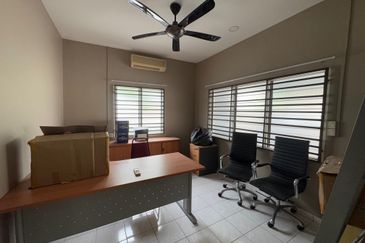 1sty house Salak South Garden for sale Salak Selatan Freehold Sri petaling Kuchai lama well kept [Reno]