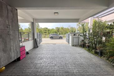 Albury at Mahkota Hills