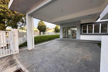 Albury at Mahkota Hills