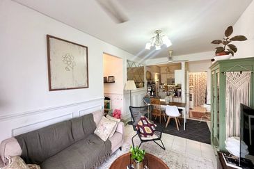 Pr1ma Apartment @ Precint 11