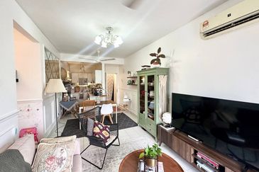 Pr1ma Apartment @ Precint 11