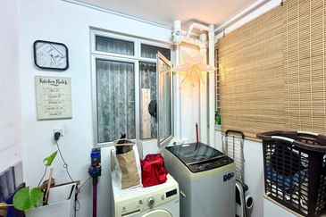 Pr1ma Apartment @ Precint 11