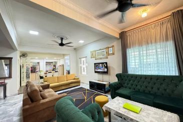 Kelana Idaman PJU 1, Ara Damansara Petaling Jaya Double Storey Terrace End Lot with Extra Land (Facing Open) 