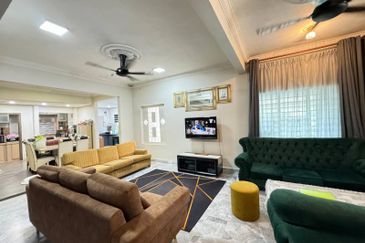 Kelana Idaman PJU 1, Ara Damansara Petaling Jaya Double Storey Terrace End Lot with Extra Land (Facing Open) 