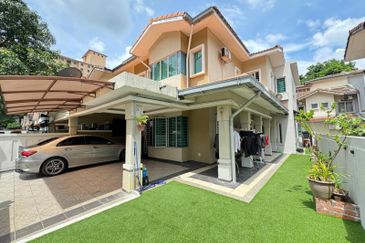Kelana Idaman PJU 1, Ara Damansara Petaling Jaya Double Storey Terrace End Lot with Extra Land (Facing Open) 