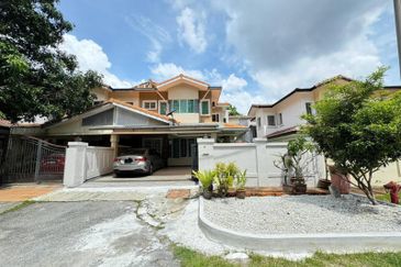 Kelana Idaman PJU 1, Ara Damansara Petaling Jaya Double Storey Terrace End Lot with Extra Land (Facing Open) 