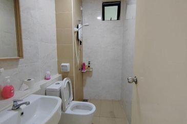 D'Summit Residences @ Kempas Utama