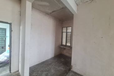 Flat Taman Scientex @ Pelanduk 1