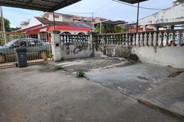 TAMAN KAMPUNG LAPAN
