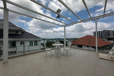 Stulang Laut / Darat