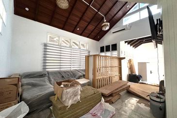 Stulang Laut / Darat