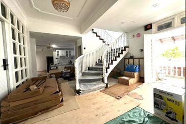 Stulang Laut / Darat