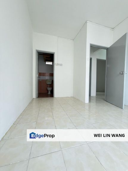 Bukit Indah Low Cost Flat 3 Bed 2 Bath for Sale, Johor, 