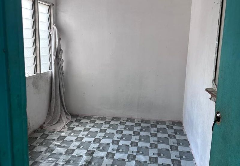 Flat Tasek 64, Bandar Baru Seri Alam