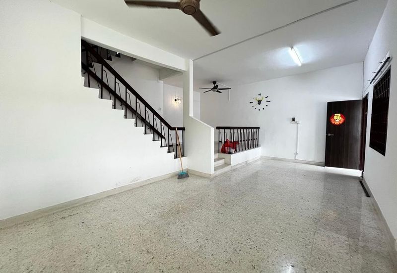 Taman Pelangi, Plentong