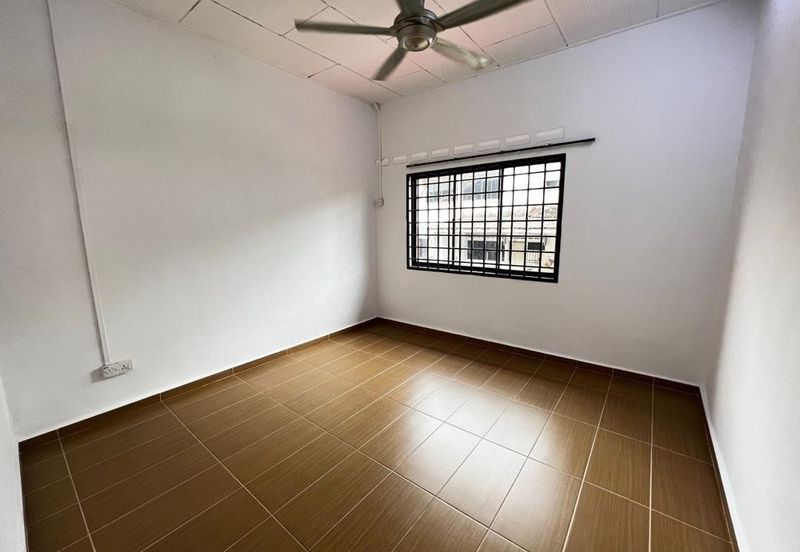 Taman Pelangi, Plentong