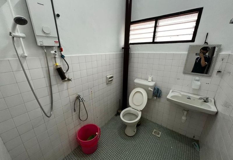 Taman Pelangi, Plentong