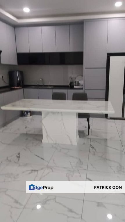 Quaywest 1400sf Private Lift Fully Reno Furnish Bayan Lepas Gelugor, Penang, Batu Uban