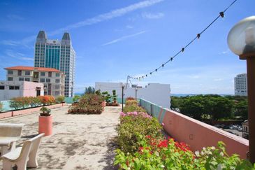 6 Storey Hotel at Georgetown | 64Rooms | 38,000sf with 16 parking lot