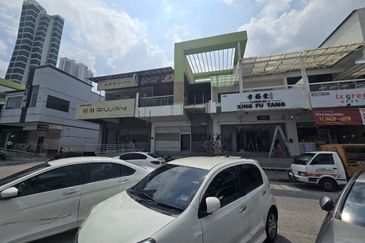 Jalan Jelutong