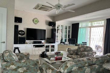 Bukit Dumbar Residences