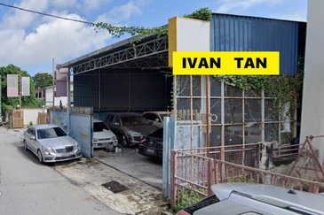 Single sty Warehouse / Commercial Georgetown Near New World park 2700sf