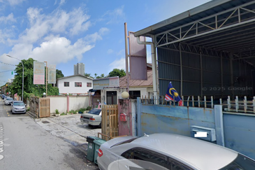 Single sty Warehouse / Commercial Georgetown Near New World park 2700sf