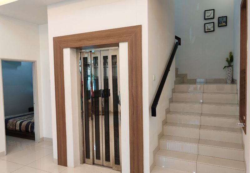 No Agent Fee! 3.5 Sty Starhill Bungalow Corner Big Land Key On Hand 5400sf