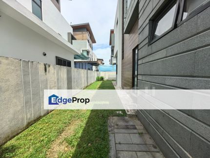 Partially Furnished Long Branch Residences 3 Storey Bungalow, Selangor, Kota Kemuning