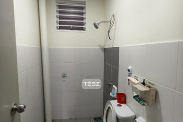 Azaria Apartment @ Bandar Paklands