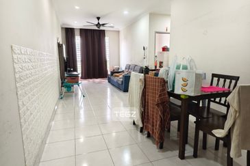 Azaria Apartment @ Bandar Paklands