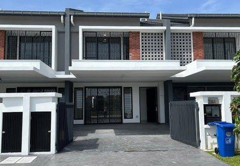 Elmina Green Three @ City of Elmina