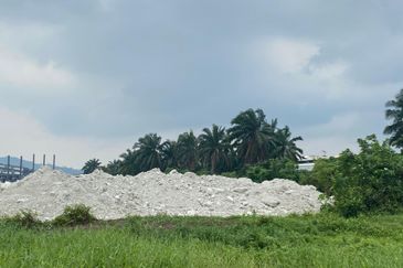 West Port, Pulau Indah