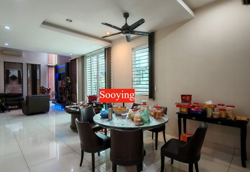 Taman Teratai Jingga