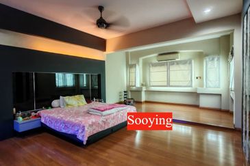 Taman Teratai Jingga