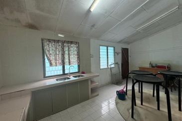 Below BV @ Ready Tenant @ Single Storey Terrace Taman Seri Intan Arau Perlis For Sale 