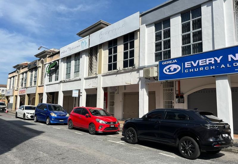 Jalan Pegawai