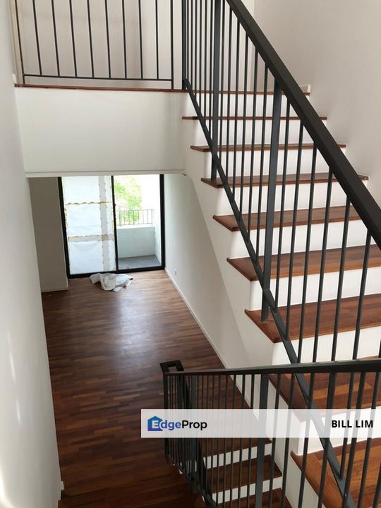 Taman Sari Amaryllis, Rawang 3-Storey Terrace End Lot House For Sale, Selangor, Rawang