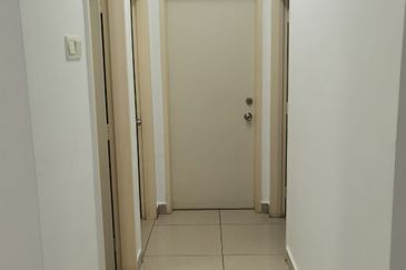 First Residence (Residensi Unggul)