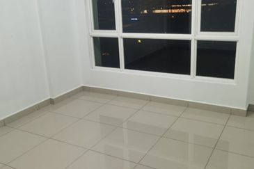 First Residence (Residensi Unggul)