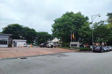 Damansara Perdana , Emerald Plaza North