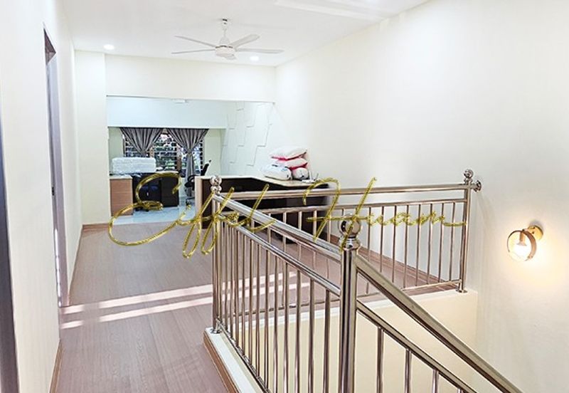 Well Renovated Spacious Double Storey Semi-D with Covered Side Land @ Taman Guan Joo Seng
