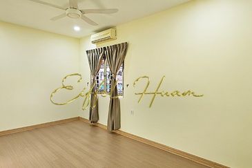 Well Renovated Spacious Double Storey Semi-D with Covered Side Land @ Taman Guan Joo Seng