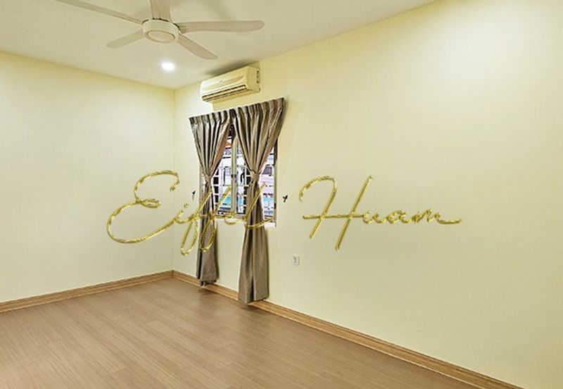 Well Renovated Spacious Double Storey Semi-D with Covered Side Land @ Taman Guan Joo Seng
