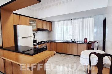 Silverton Condominium (Menara Perak)