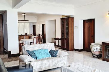 Silverton Condominium (Menara Perak)