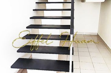 Double Storey Semi-D with Spacious House and Big Land Area