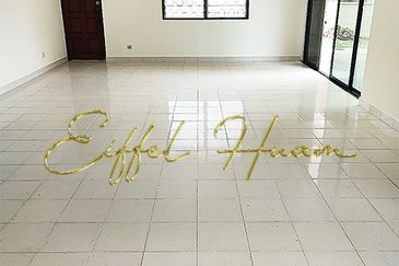 Double Storey Semi-D with Spacious House and Big Land Area