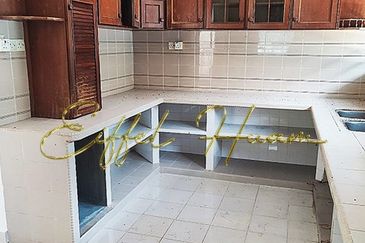 Double Storey Semi-D with Spacious House and Big Land Area